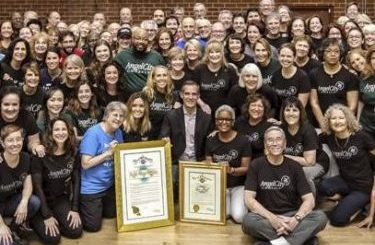 ACC singers with Los Angeles Mayor Eric Garcetti